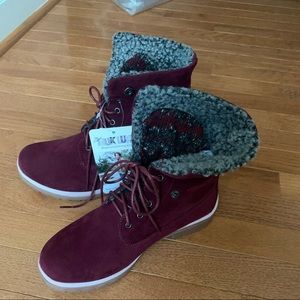 BRAND NEW maroon muk luks boots